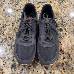 New Balance- Men’s 7 1/2- Like New- Only worn 1 time!!